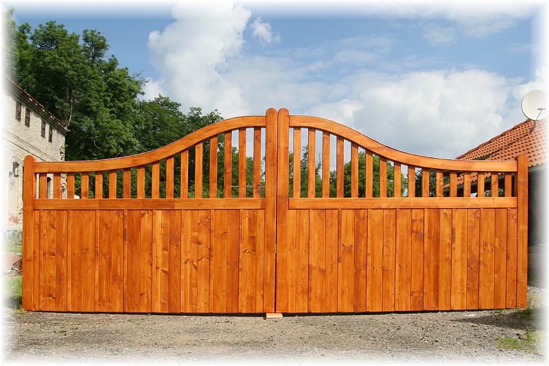 Vrata typ Country oblouk VR01n - teak